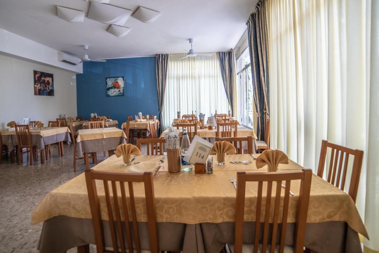 Hotel Sayonara Мілано-Маріттіма Екстер'єр фото