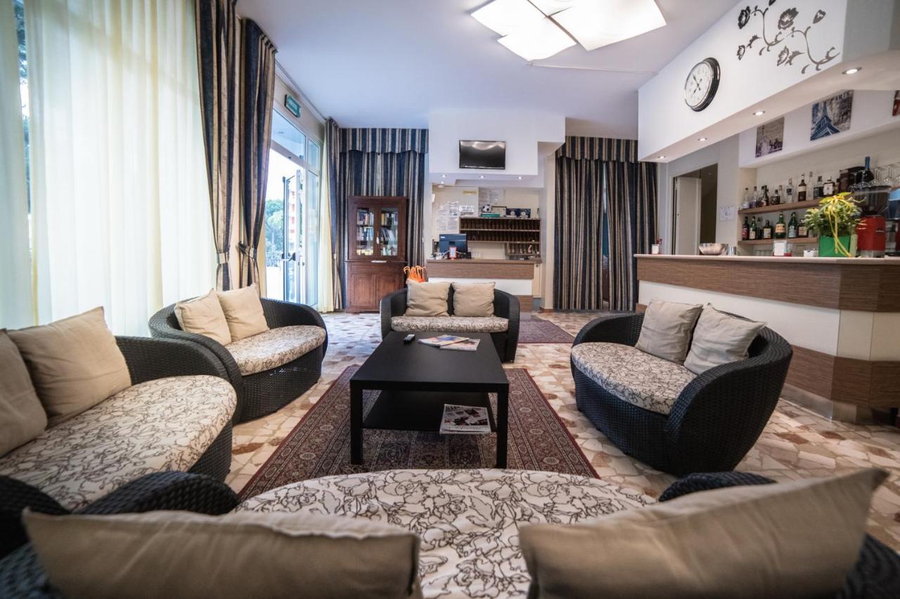 Hotel Sayonara Мілано-Маріттіма Екстер'єр фото