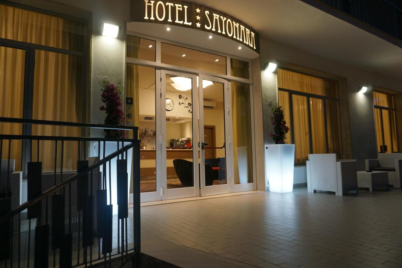 Hotel Sayonara Мілано-Маріттіма Екстер'єр фото
